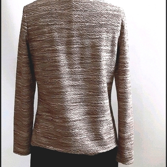 3/$15 🎄or FREE JJill Crinkle Ribbon Top Sophisticated Neutralmarbled design co - Picture 7 of 9